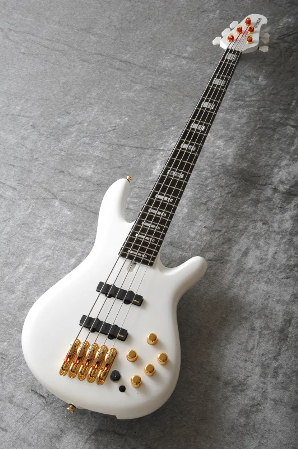 YAMAHA BBNE2 WHITE SIGNATURE BASS BAJO ELECTRICO 6