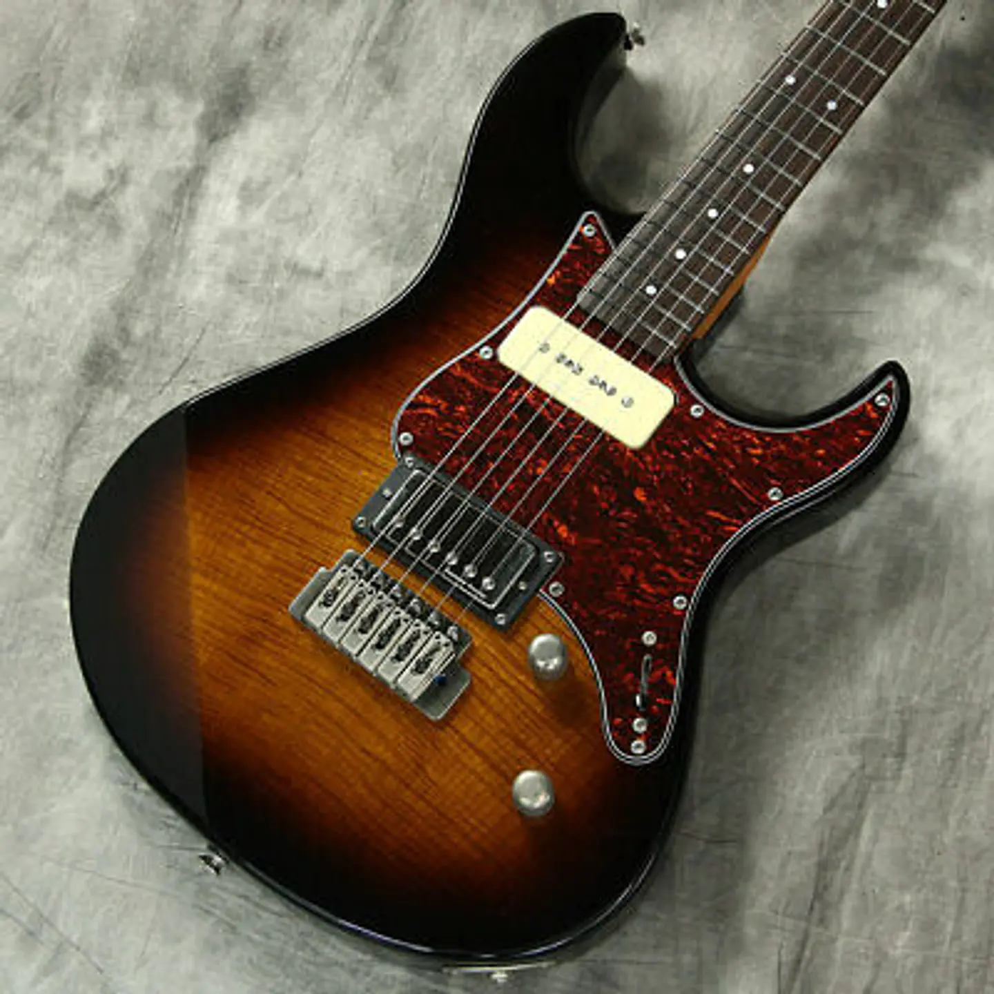 YAMAHA GUITARRA ELECTRICA PAC611VFM TBS TOBACCO SUNBURST 5
