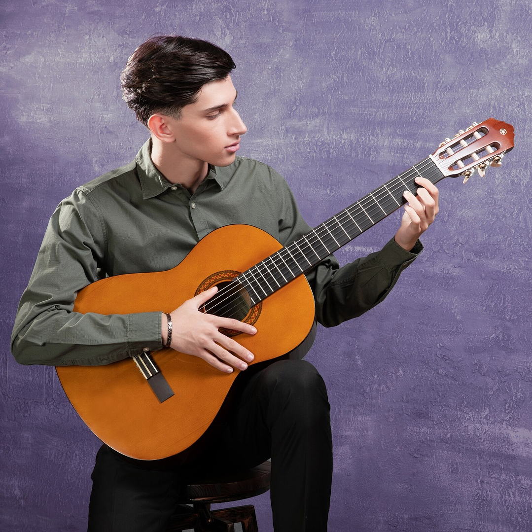 YAMAHA C70 ACOUSTIC CLASSICAL GUITAR 4