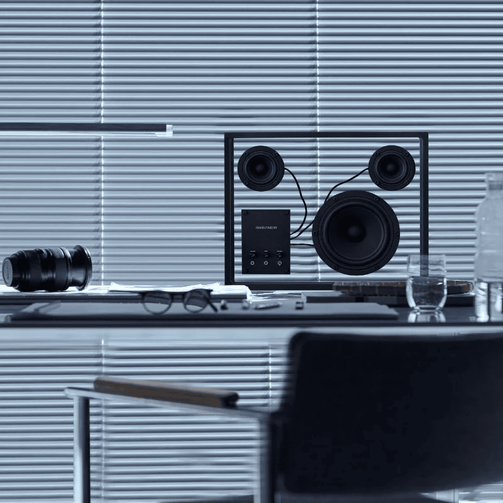 TRANSPARENT BLACK SPEAKER PARLANTE BLUETOOTH 8