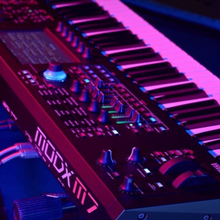 YAMAHA MODX7 M7 SINTETIZADOR 76 TECLAS 10