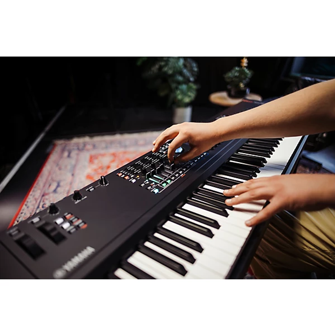 YAMAHA MODX8 M8 SINTETIZADOR 88 TECLAS 12