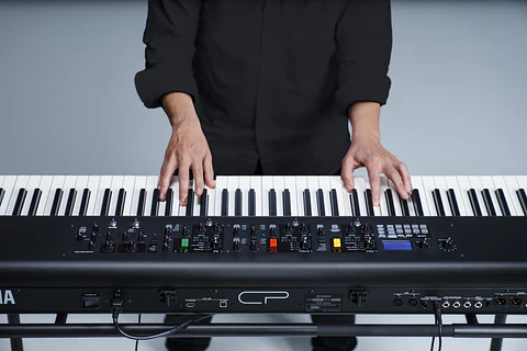YAMAHA CP73 DIGITAL STAGE PIANO