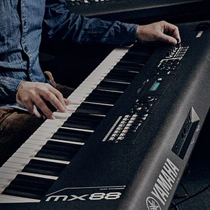 YAMAHA MX88 SINTETIZADOR 88 TECLAS