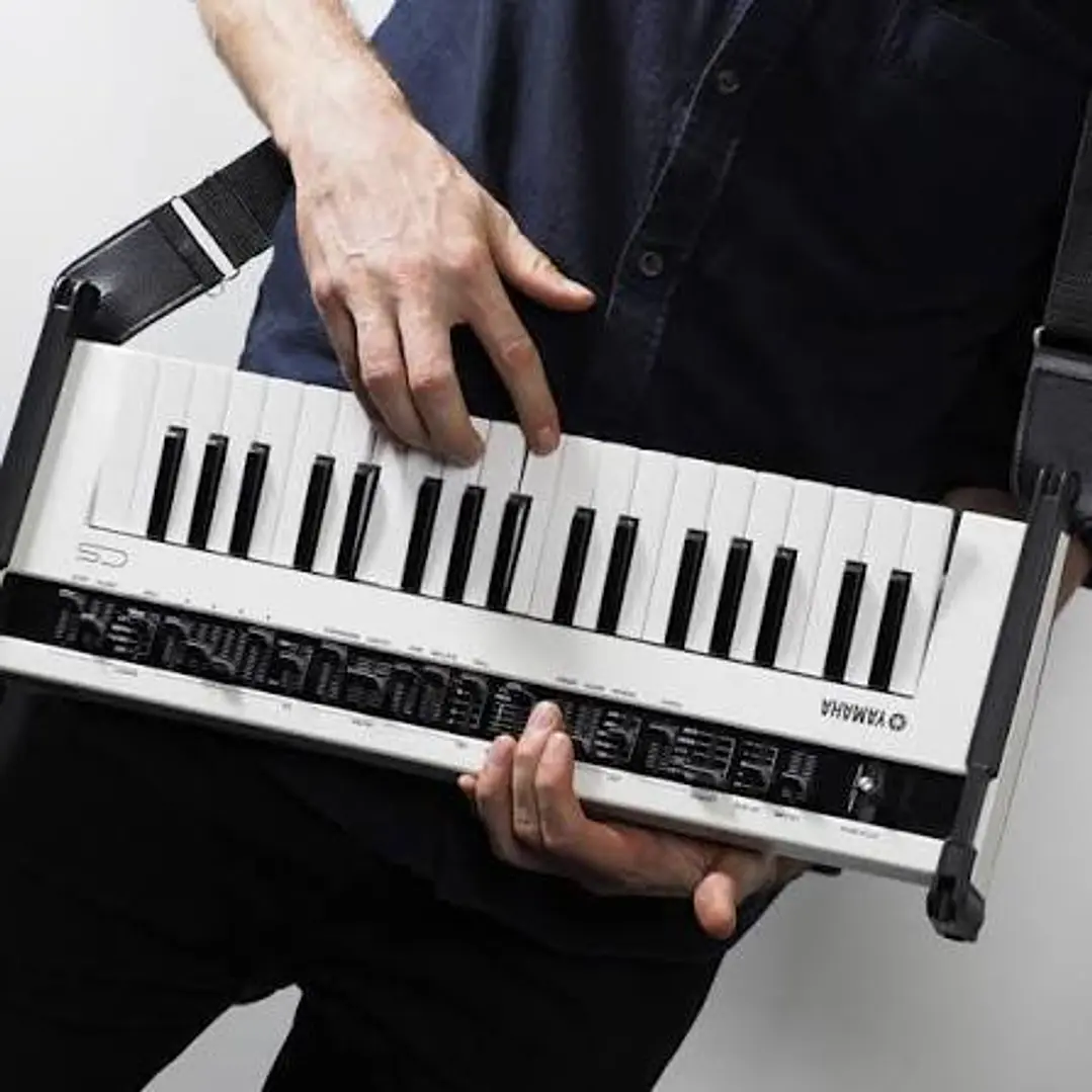 YAMAHA REFACE CS SINTETIZADOR 2