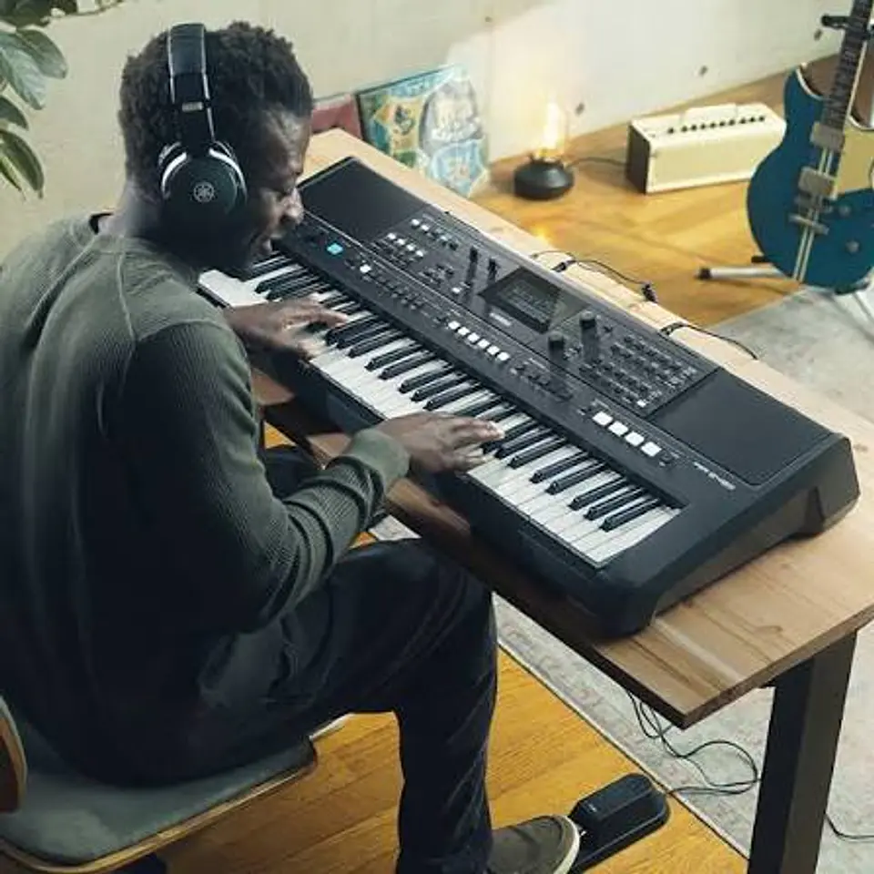 YAMAHA PSRE483 TECLADO PORTATIL 5