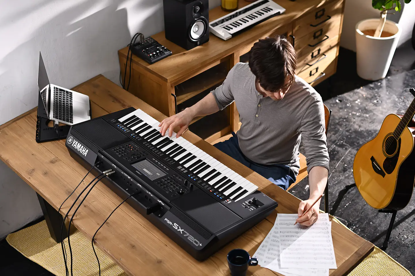 YAMAHA PSRSX720+ WORKSTATION ARRENGER  8