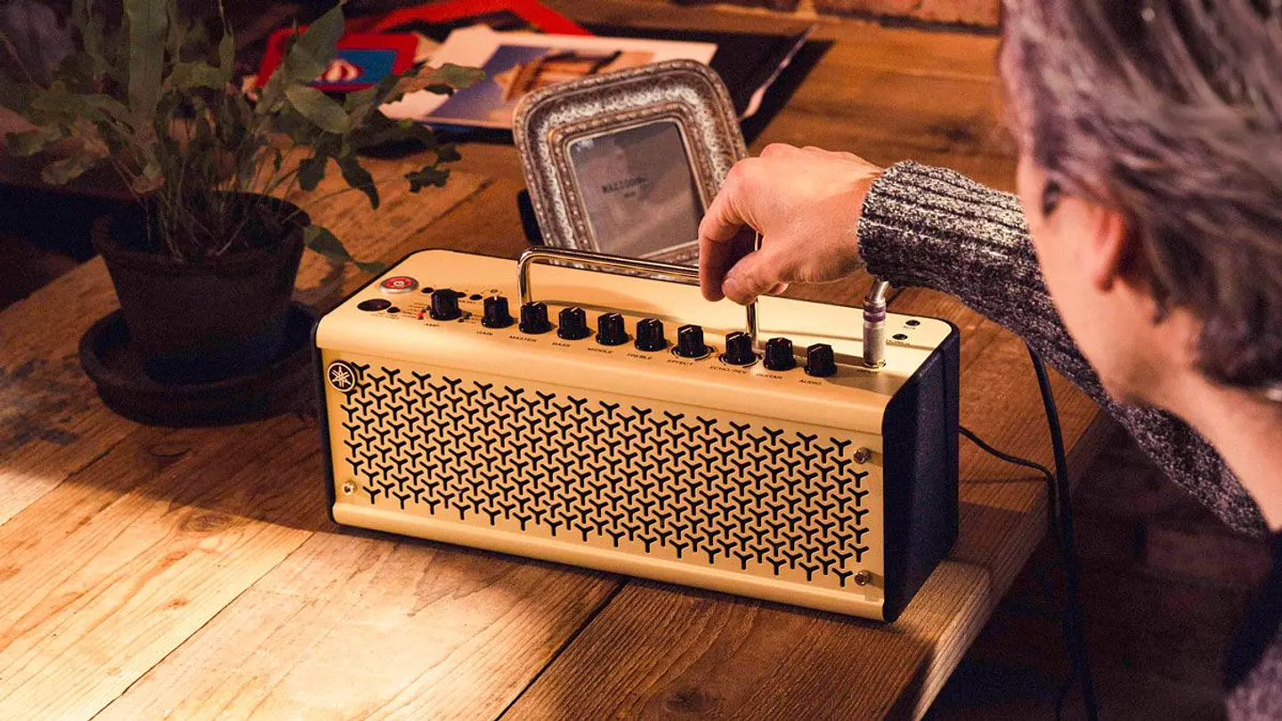 YAMAHA AMPLIFICADOR WIRELESS THR10 II  5
