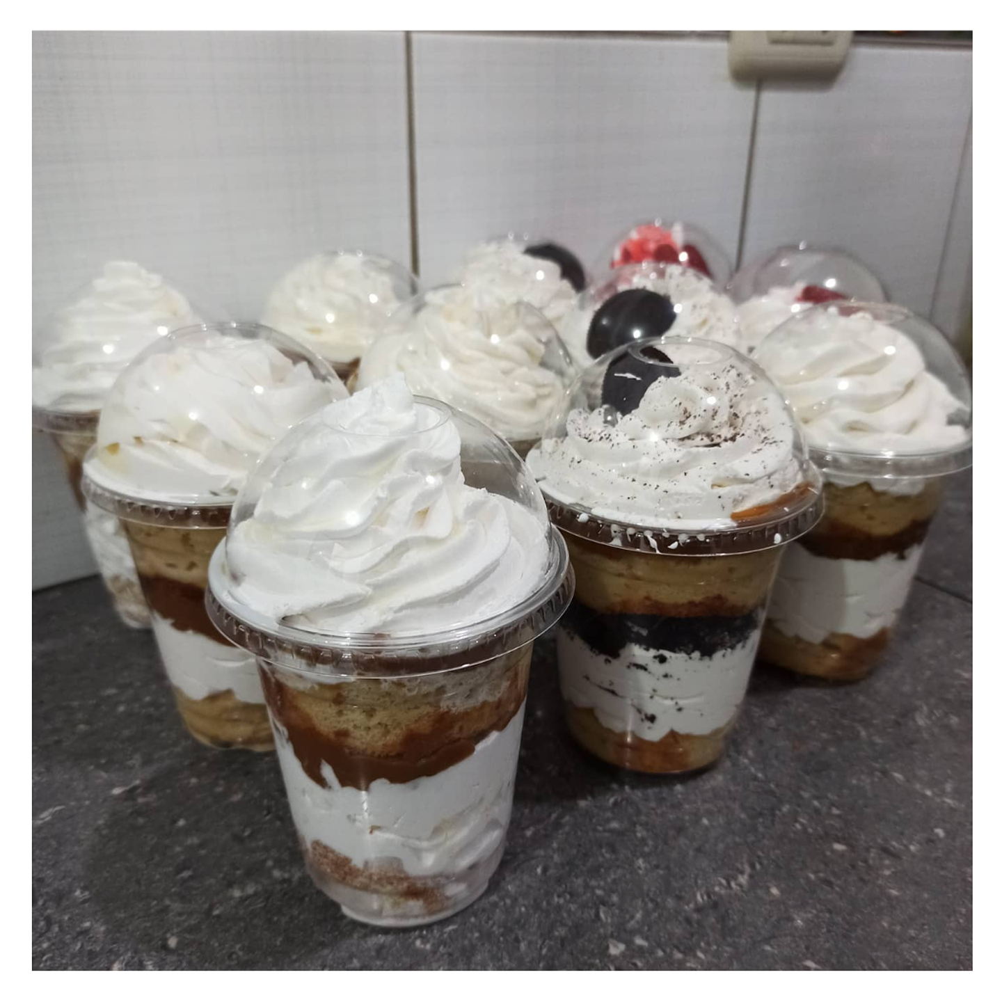 Vaso Pet con Tapa Domo con Hoyo 350ml - 12oz (50 unidades) 4