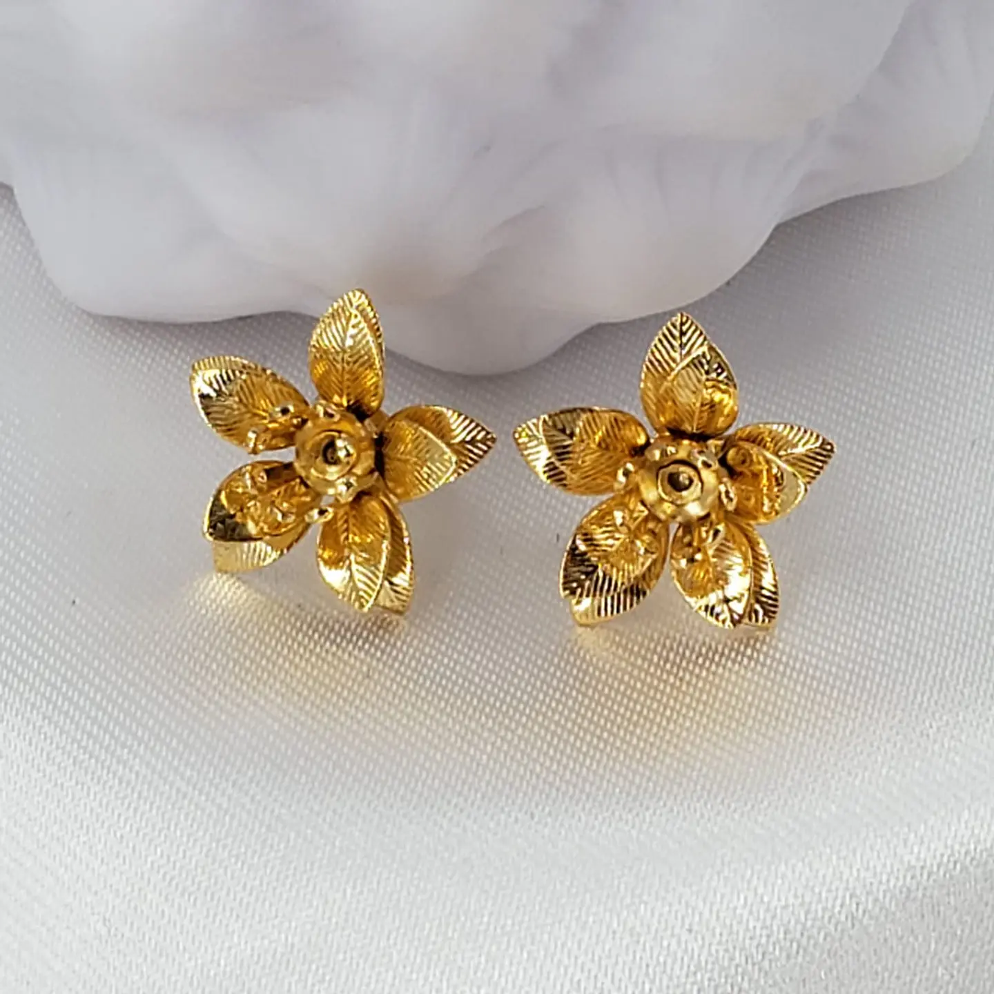 TOPO FLOR GRANDE BAÑO DE ORO  1