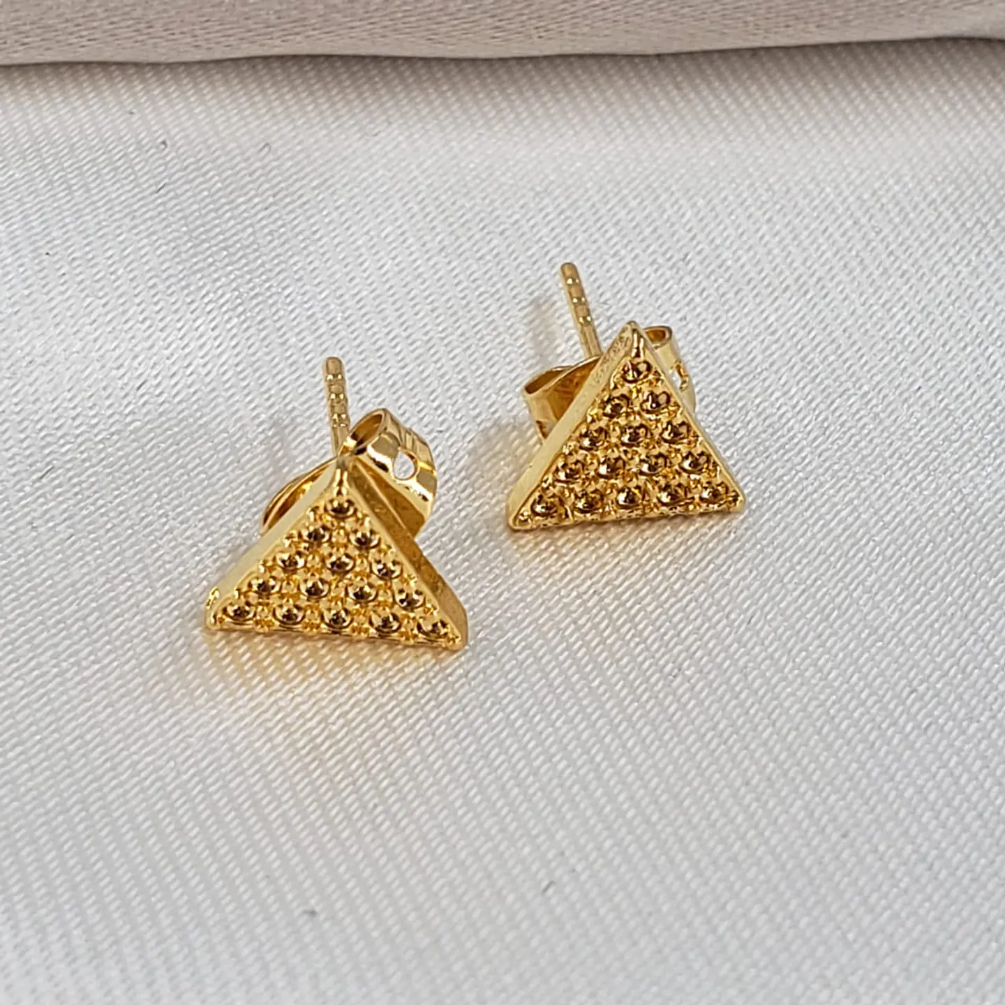 TOPO TRIÁNGULO MEDIANO BAÑO DE ORO TZD0062 1