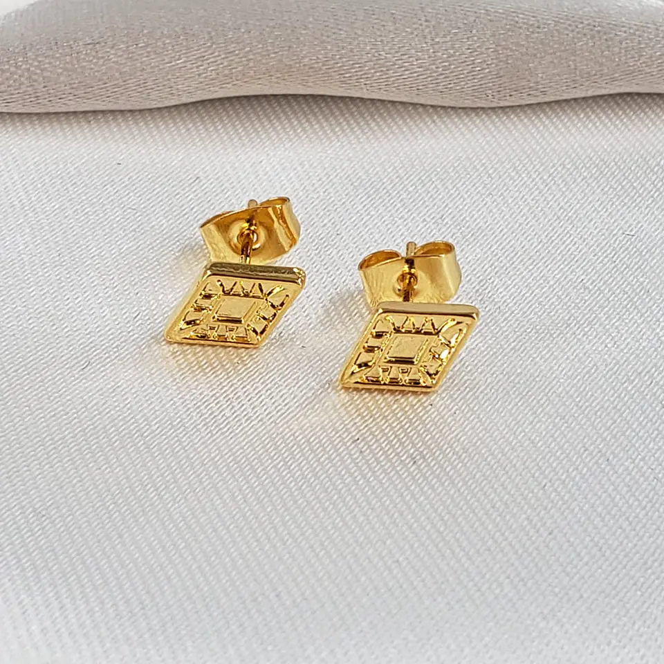 TOPO ROMBO GRABADO PEQUEÑO BAÑO DE ORO TZD0049 1