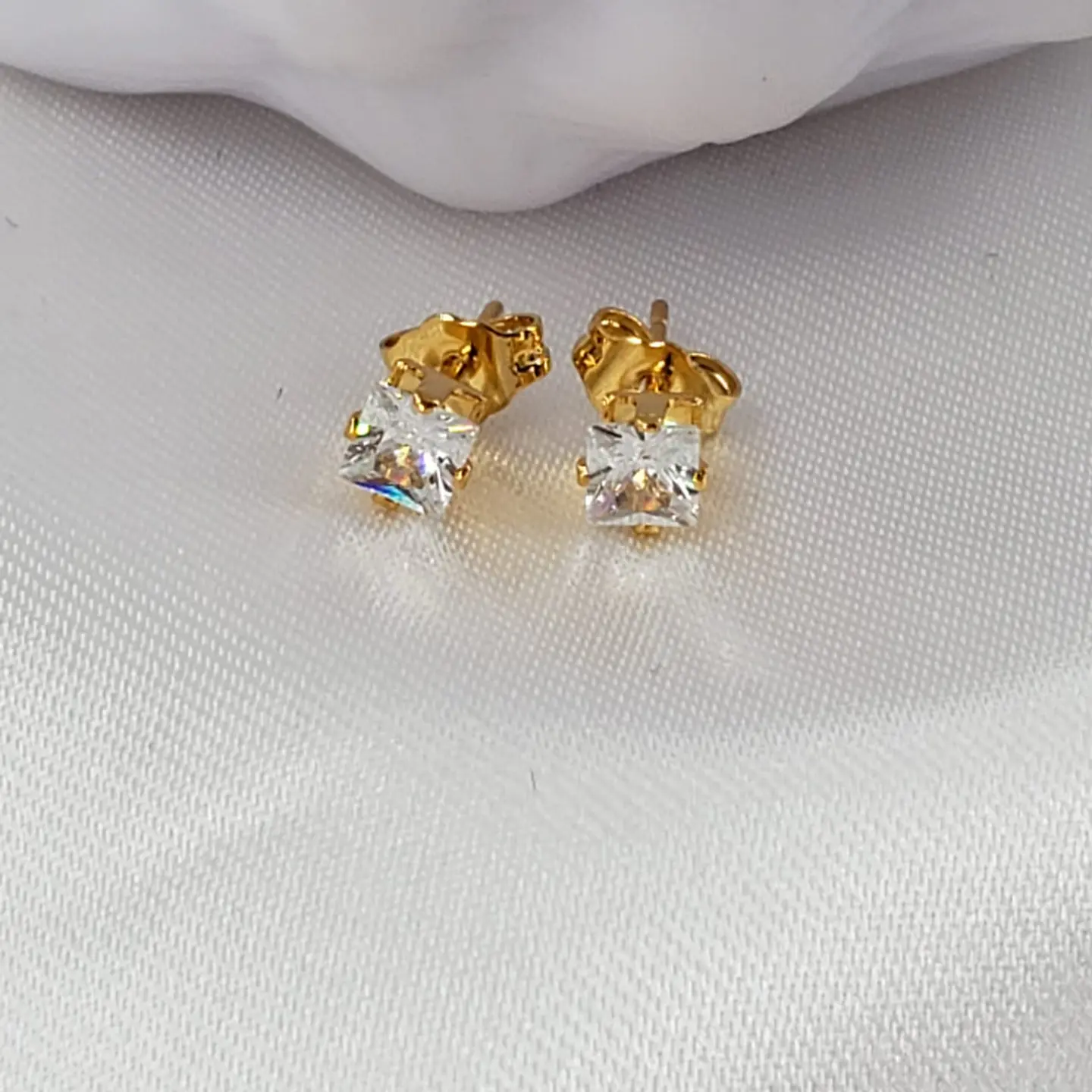 TOPO CON ZIRCÓN BAÑO DE ORO  1