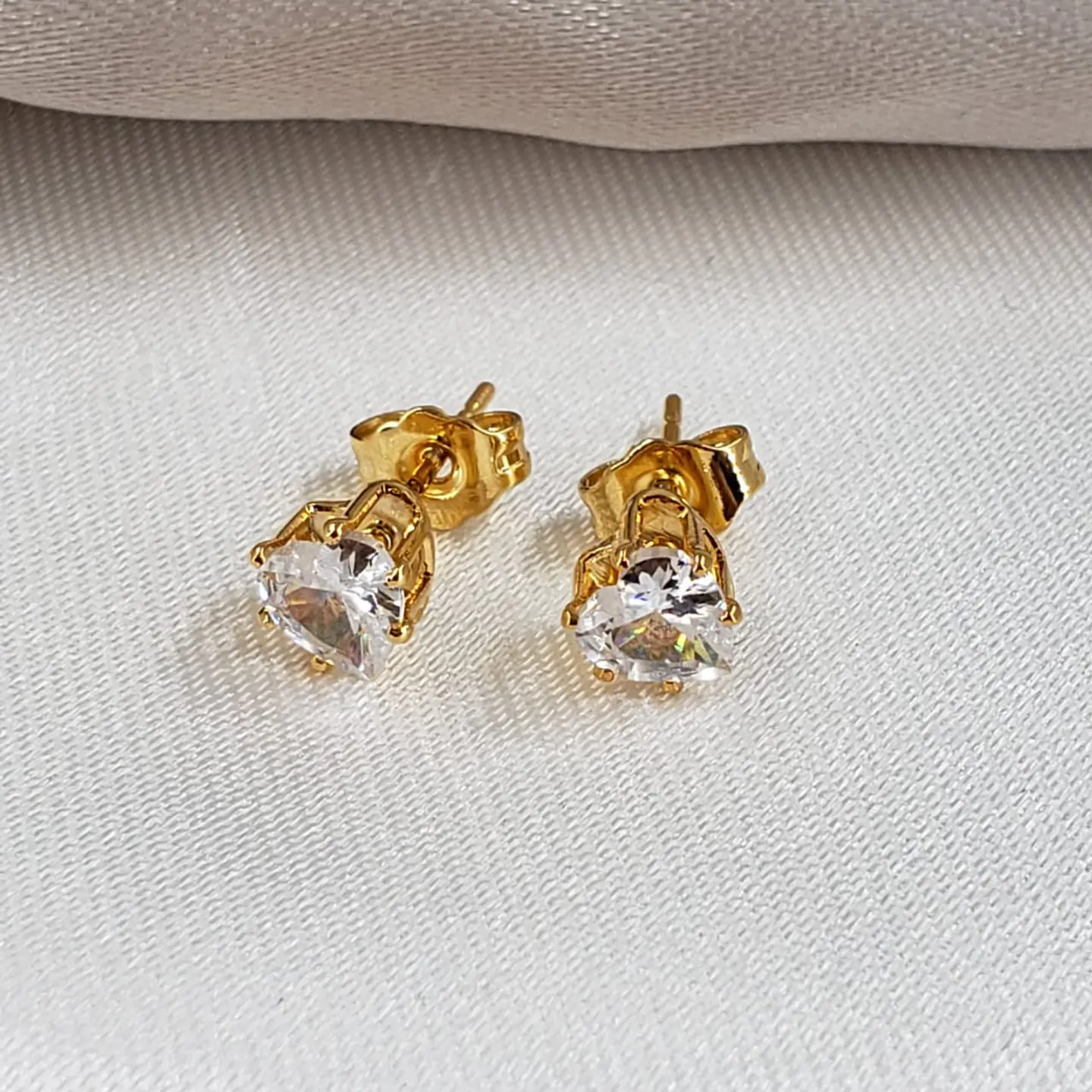 TOPO CORAZÓN MINI CON ZIRCÓN BAÑO DE ORO  1