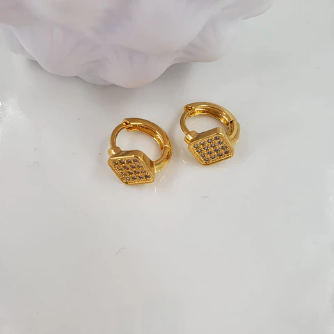  HUGGIE MICRO ZIRCÓN  BAÑO DE ORO