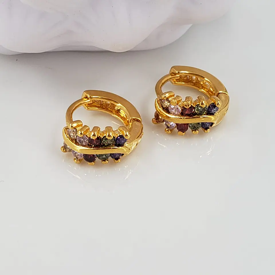  HUGGIE  MICROZIRCON  BAÑO DE ORO 1