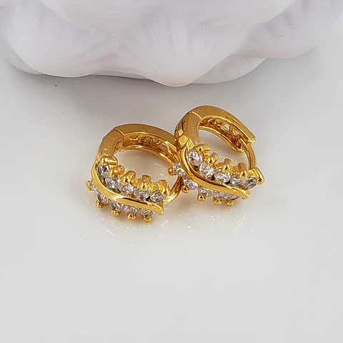 HUGGIE  MICROZIRCON BAÑO DE ORO 