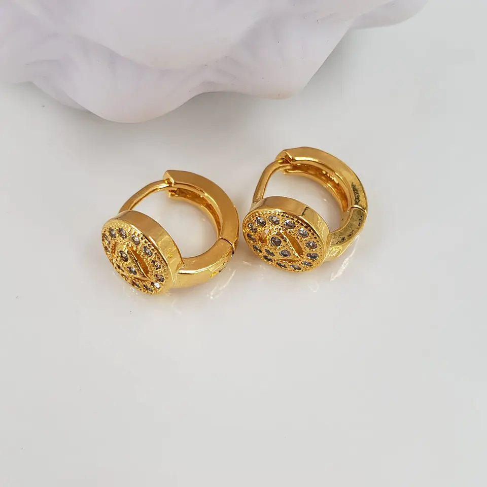  HUGGIE MICROZIRCON BAÑO DE ORO 1