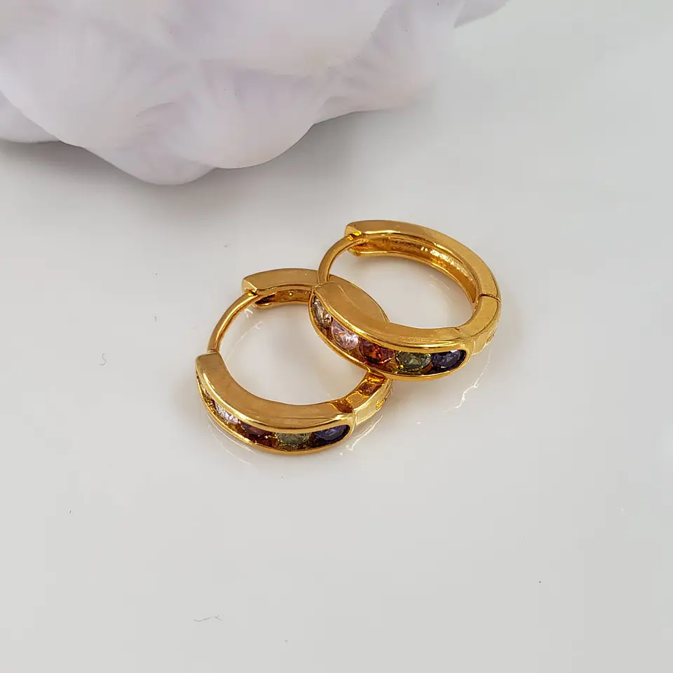 HUGGIE  MICROZIRCON BAÑO DE ORO 1