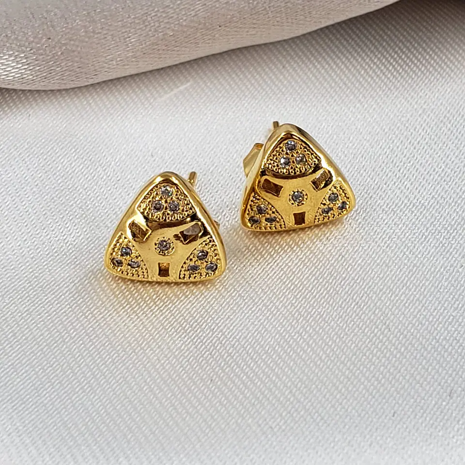 TOPO PIRAMIDE MICRO CIRCÓN AMZ0036 1