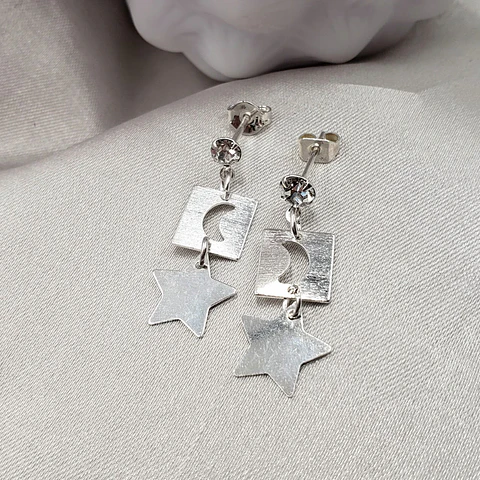 ARETE ✦ LARGO CON ESTRELLA Y LUNA 