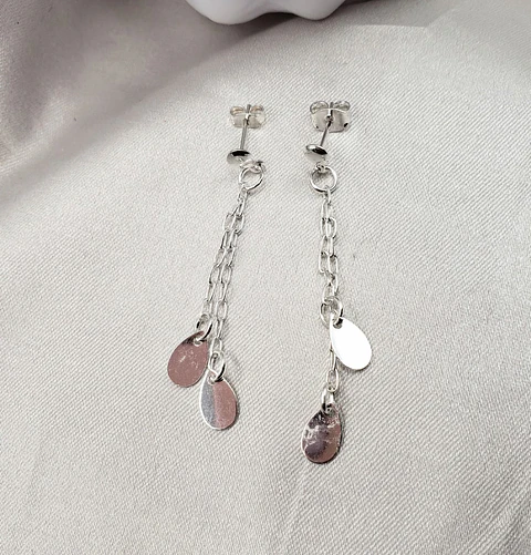 ARETE LARGO CON GOTA LISA 