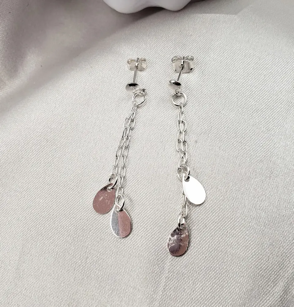 ARETE LARGO CON GOTA LISA  1