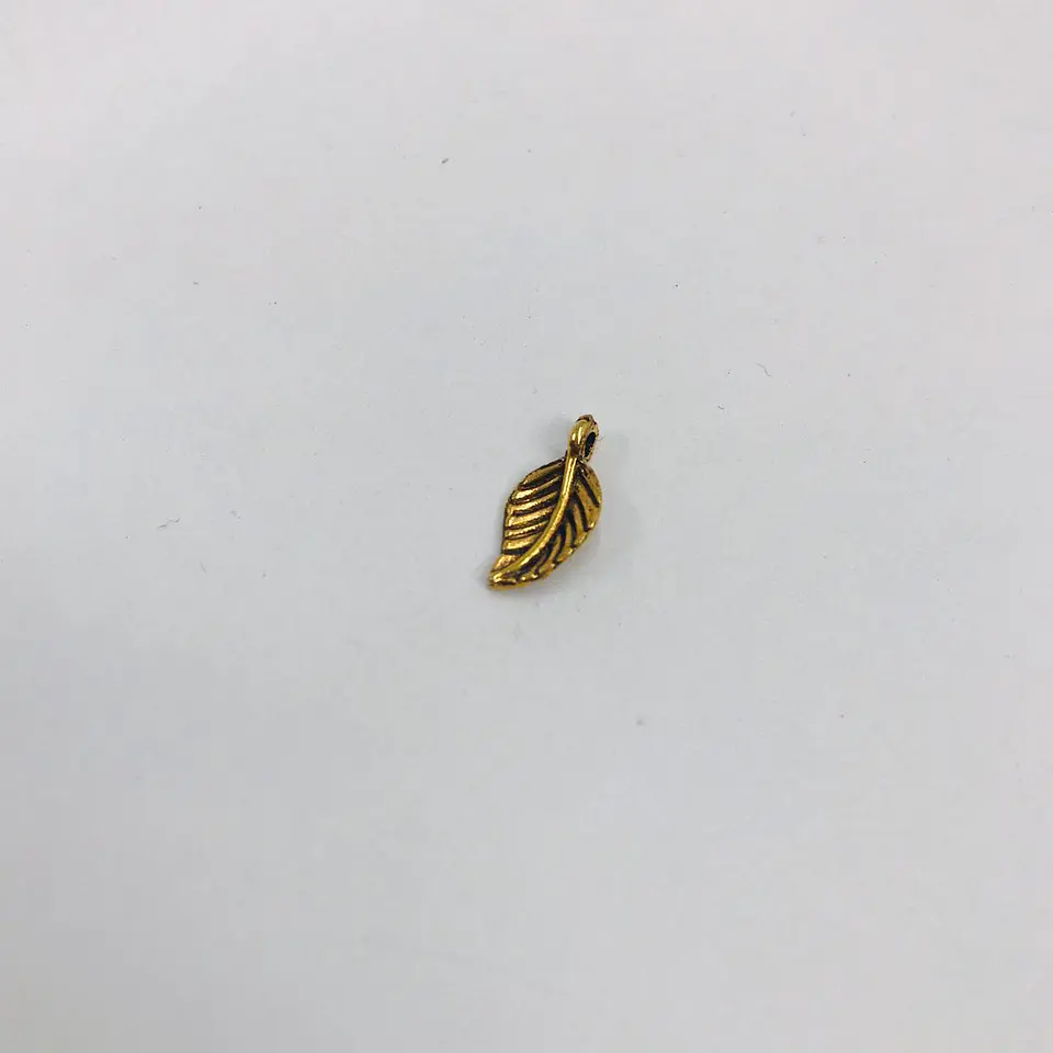 DIJE HOJA PEQUEÑA CRU388-27 1