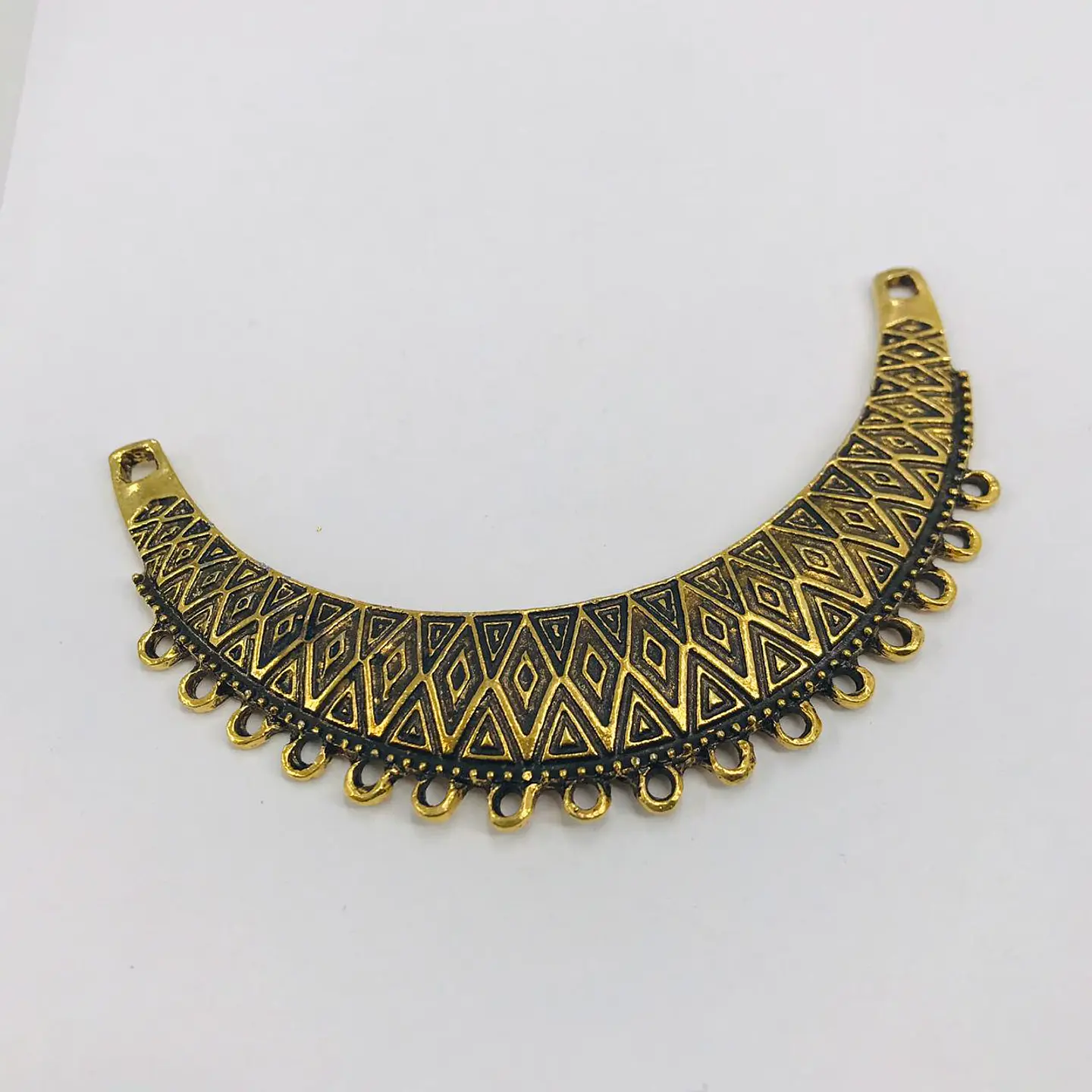 PECTORAL GRANDE CON ROMBOS CRU3946 1