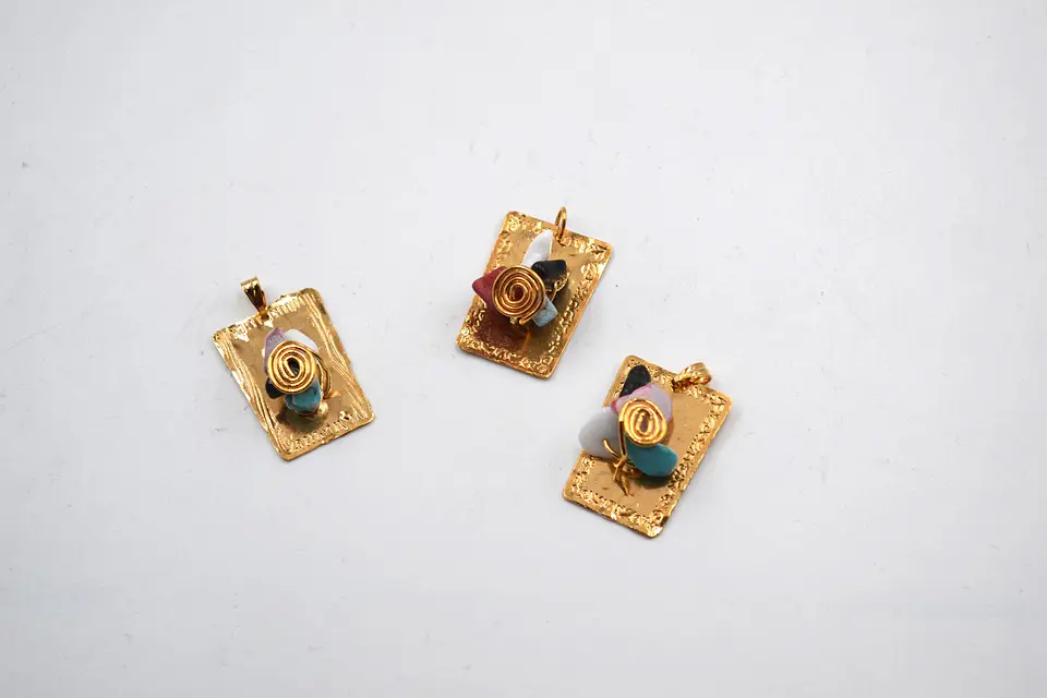 RECTÁNGULO PIEDRA PICADA BAÑO DE ORO T1849-6 1