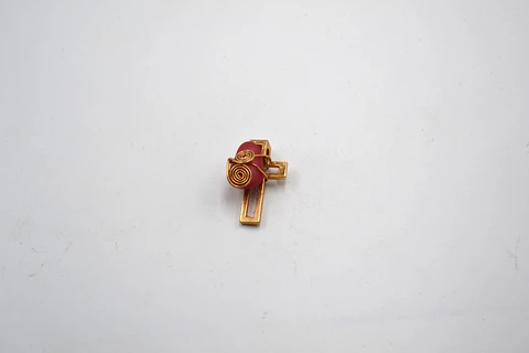 DIJE CRUZ PIEDRA PICADA CON BAÑO DE ORO