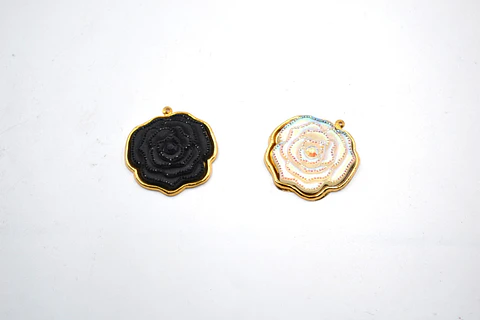 ROSA ACRÍLICA CON BAÑO DE ORO T089