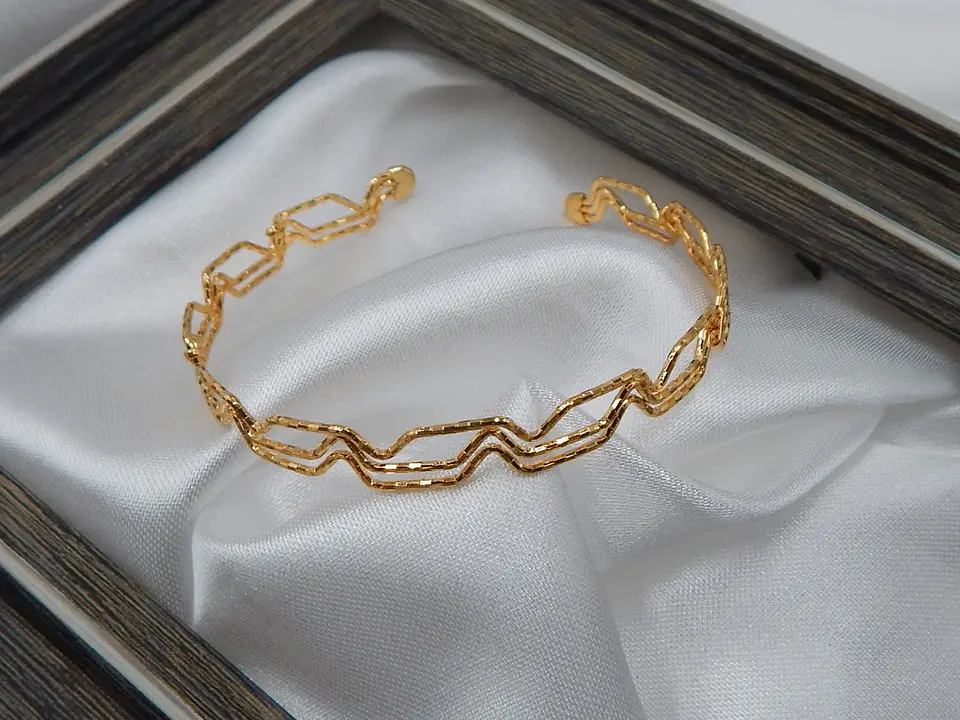 PULSERA GEOMÉTRICA BAÑO DE ORO  1