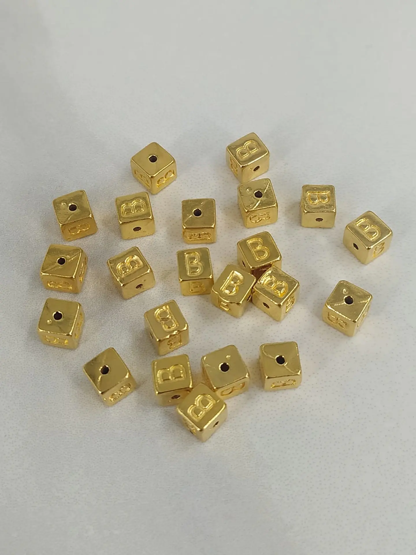 CUBO LETRAS 6MM ZAMAK B763                       2