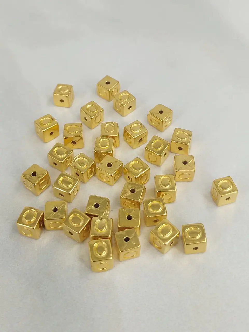CUBO LETRAS 6MM ZAMAK B763                       10