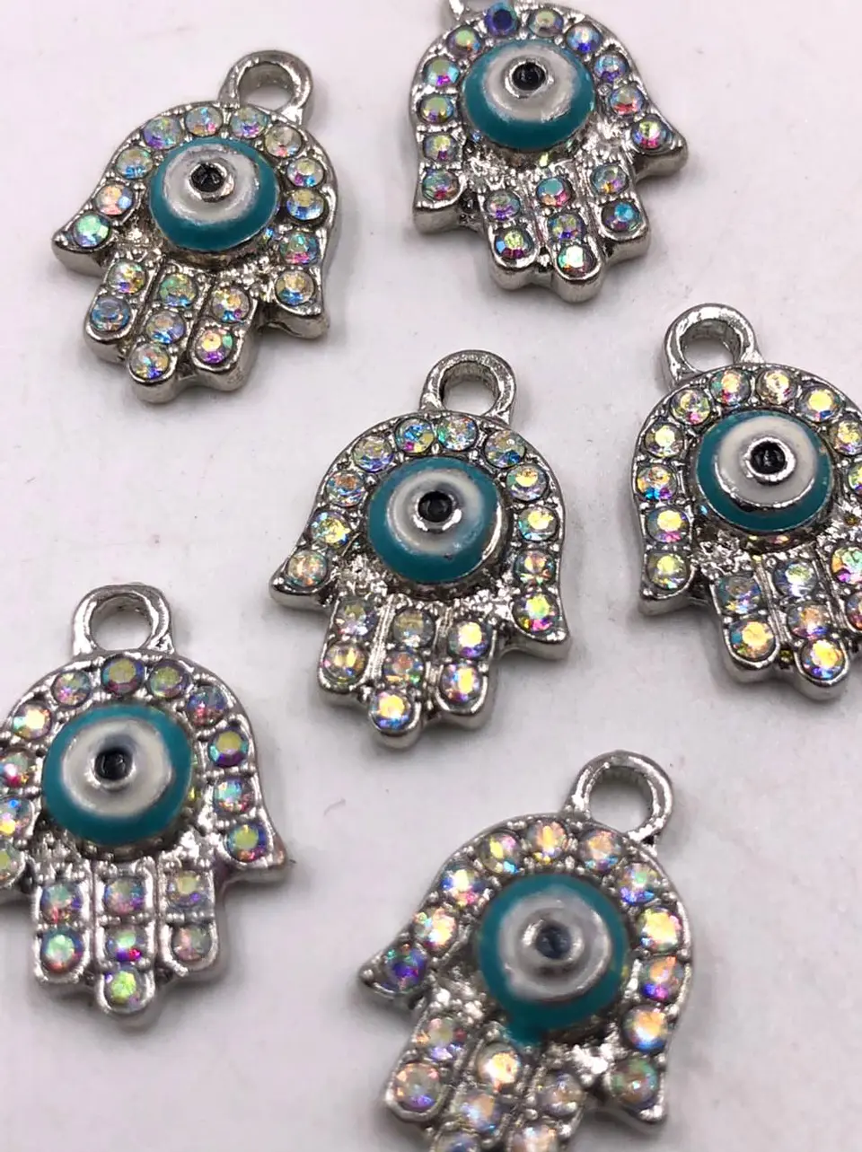 MANO HAMSA EN FANTASÍA W-4565       2