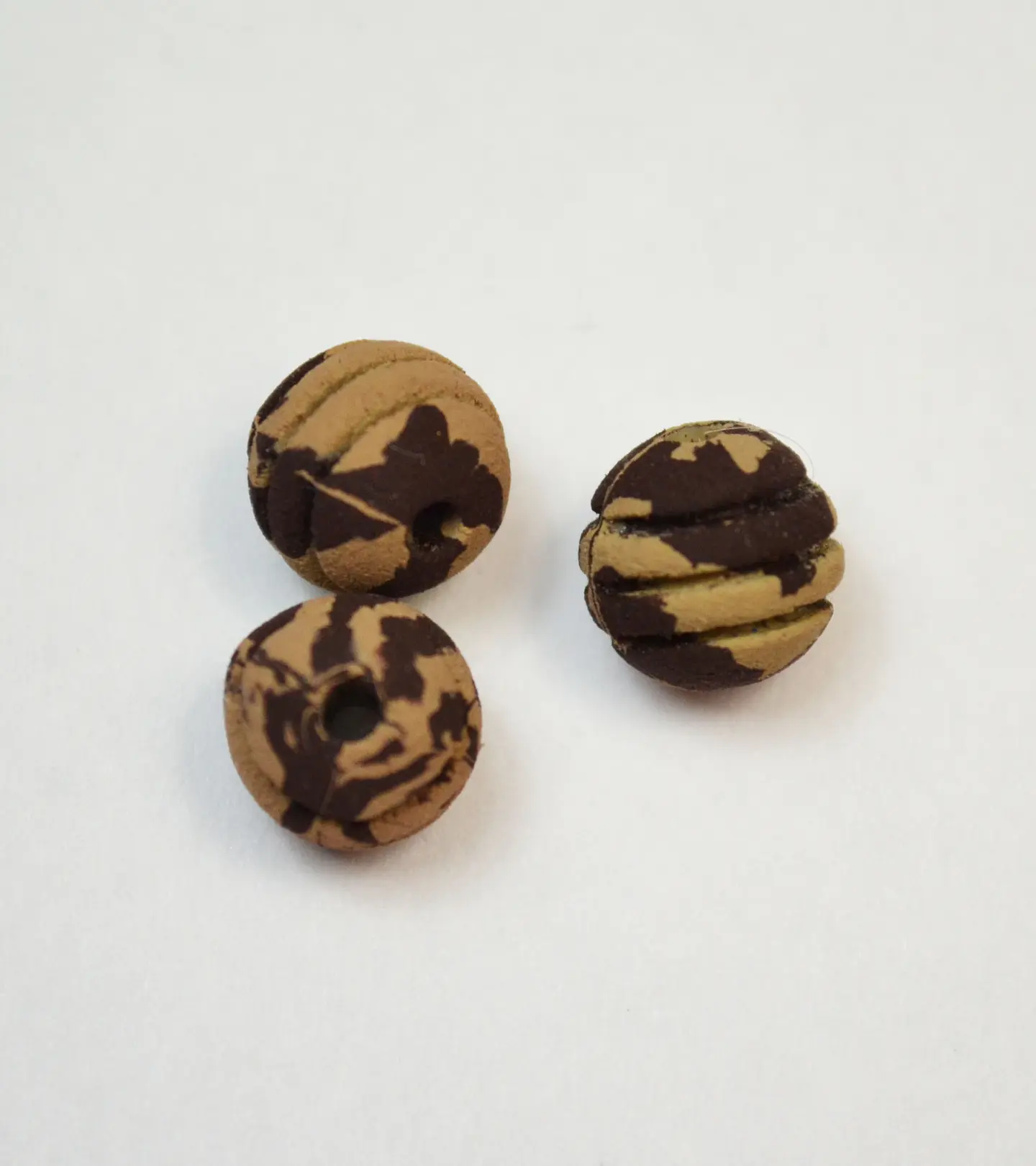 BOLA VETEADA CON RAYAS 8MM NEOPRENO BNR8. 1