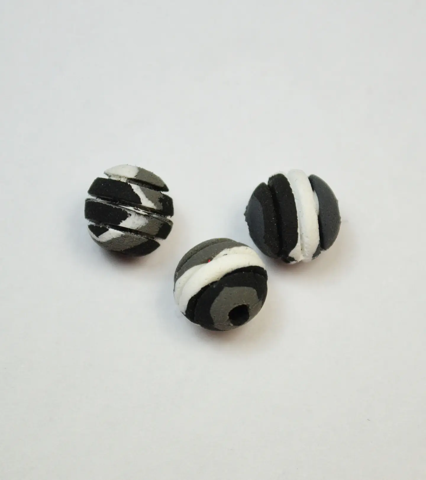 BOLA VETEADA CON RAYAS 8MM NEOPRENO BNR8. 12