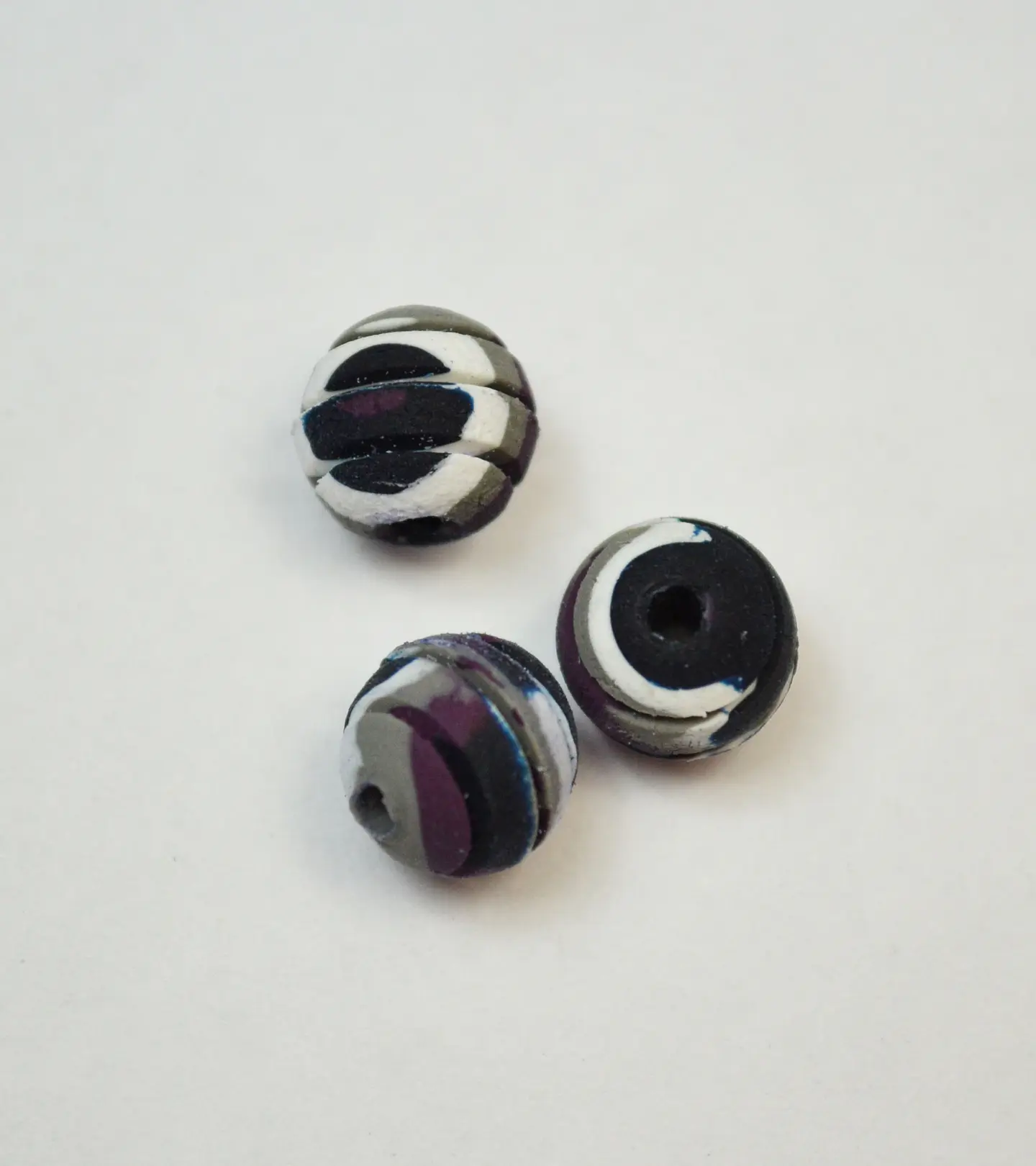 BOLA VETEADA CON RAYAS 8MM NEOPRENO BNR8. 18