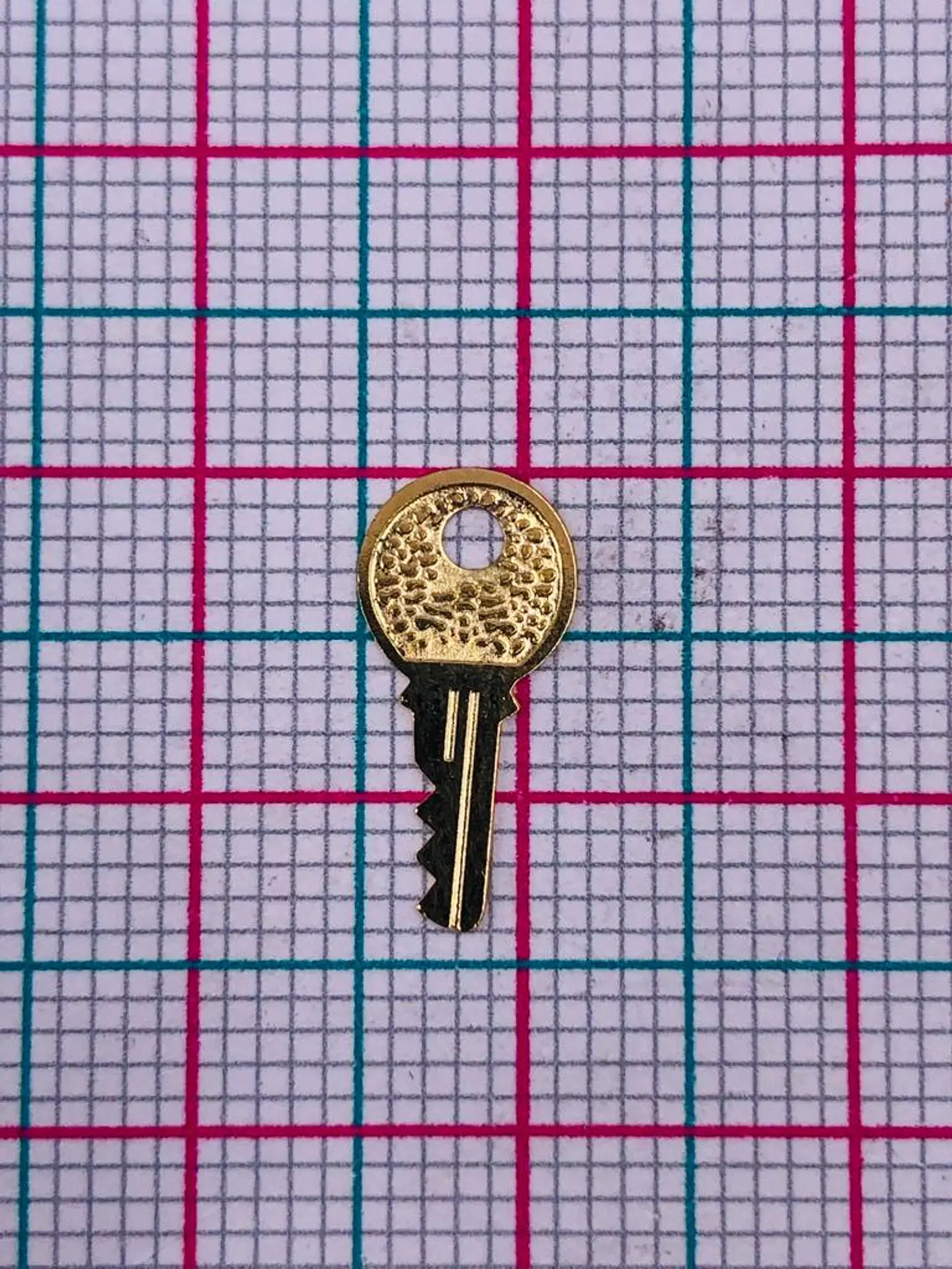 LLAVE MINI DIJE BAÑO DE ORO T5017                    2