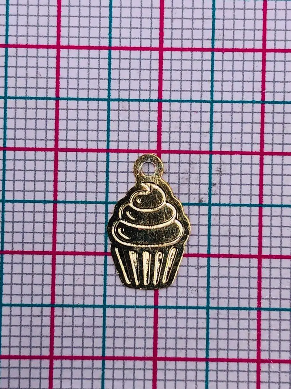 MINI DIJE ✦ CUPCAKE EN BAÑO DE ORO                 2