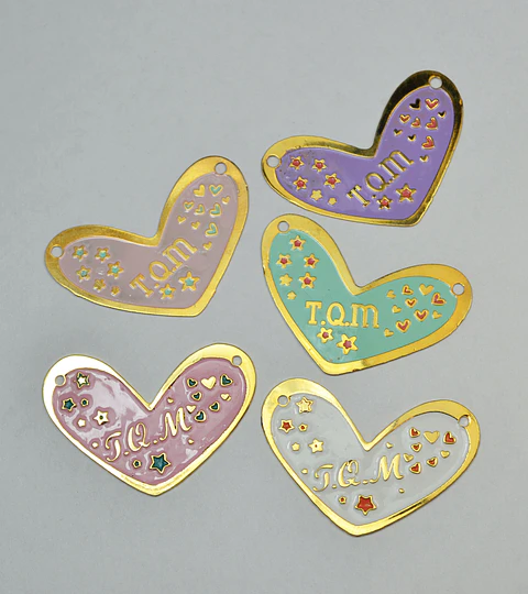 CORAZÓN " T.Q.M" BAÑO DE ORO T4881 