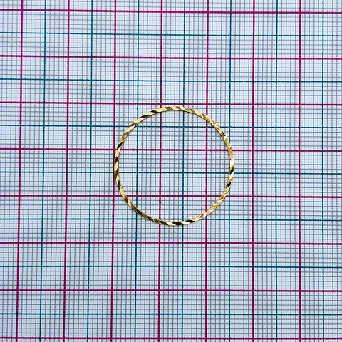 HERRAJE ✦ ARO GRABADO EN BAÑO DE ORO 26MM            