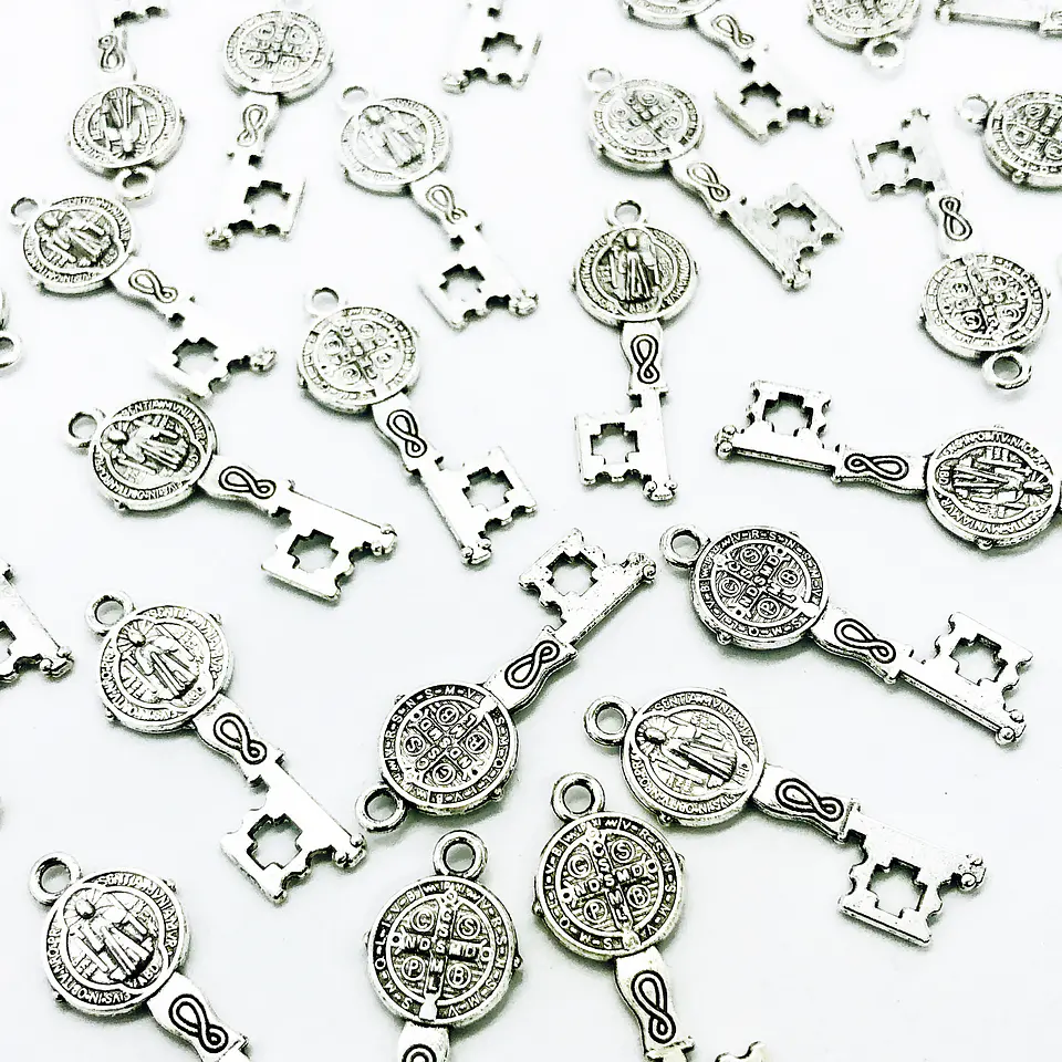 DIJE ✦ LLAVE SAN BENITO ZAMAK  1