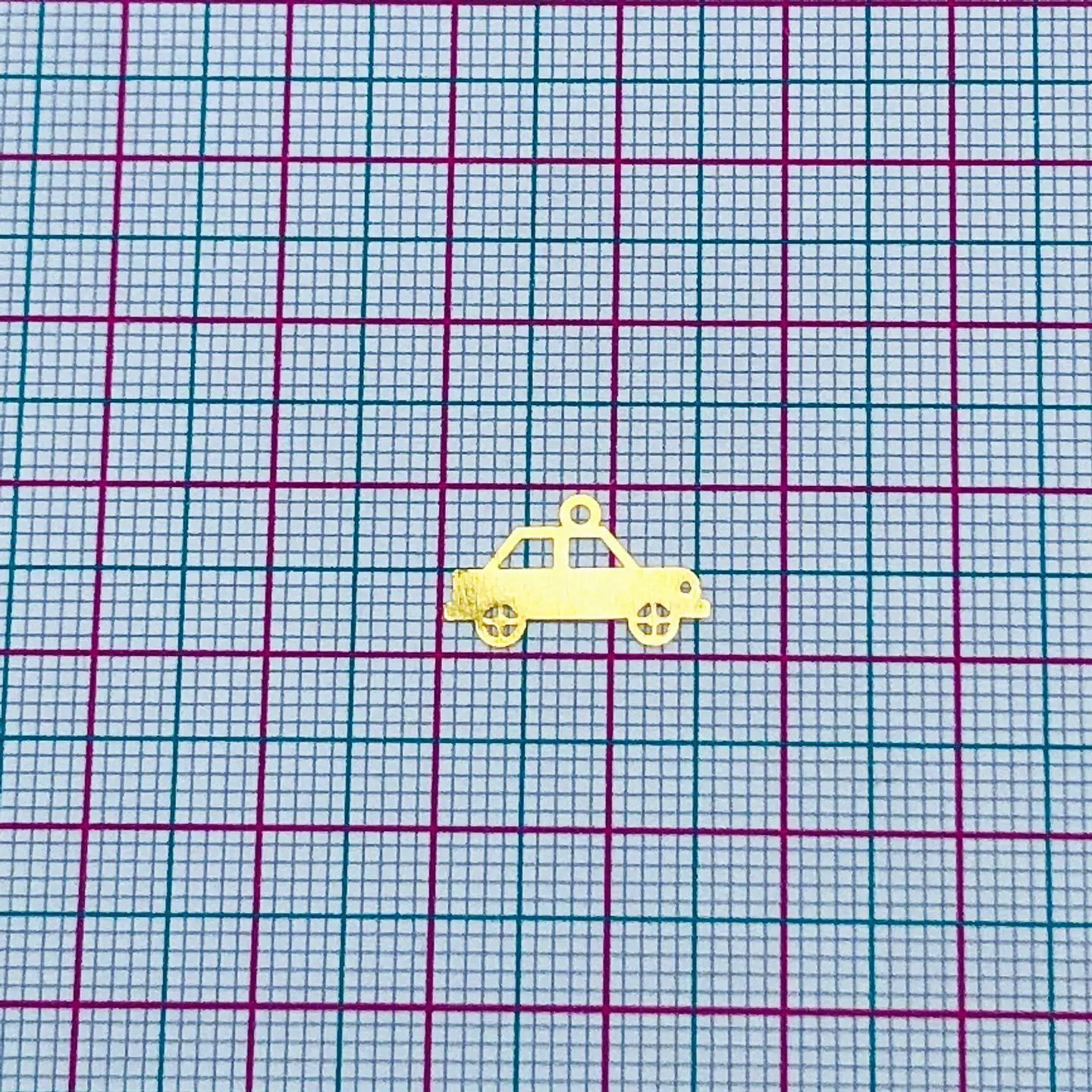 CARRO MINI DIJE BAÑO DE ORO T-8240 2