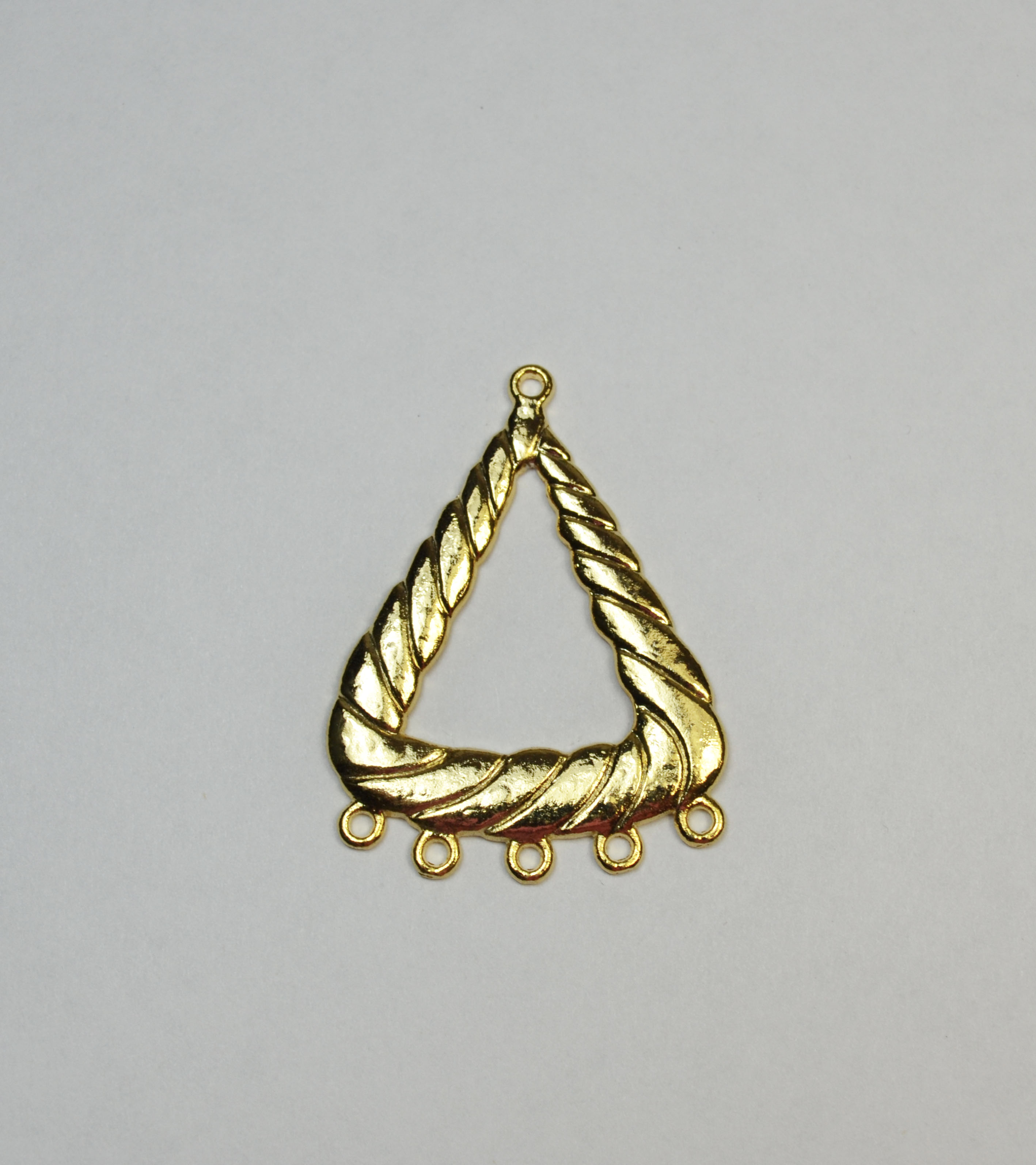 HERRAJE ✦ ARETE TRIANGULAR 1