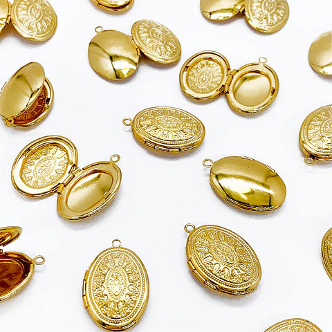 DIJE ✦ RELICARIO BAÑO DE ORO 