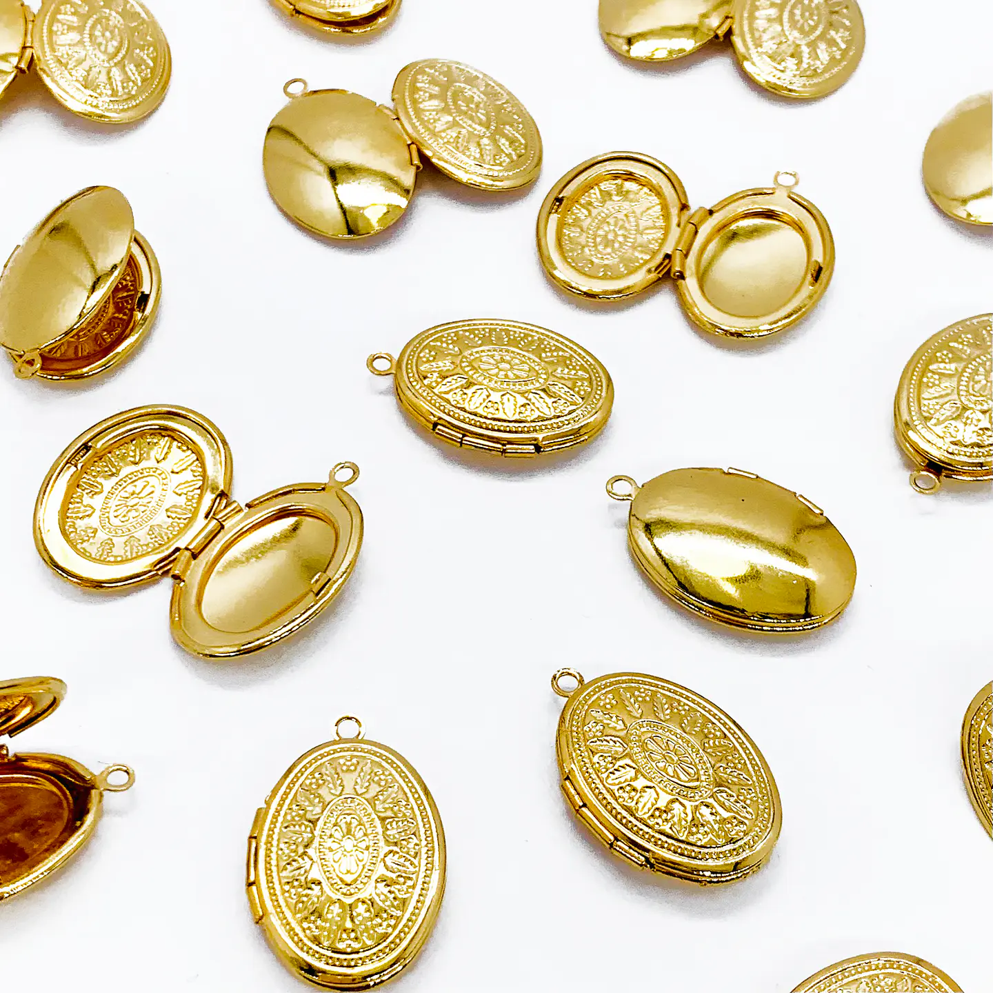 DIJE ✦ RELICARIO BAÑO DE ORO  1