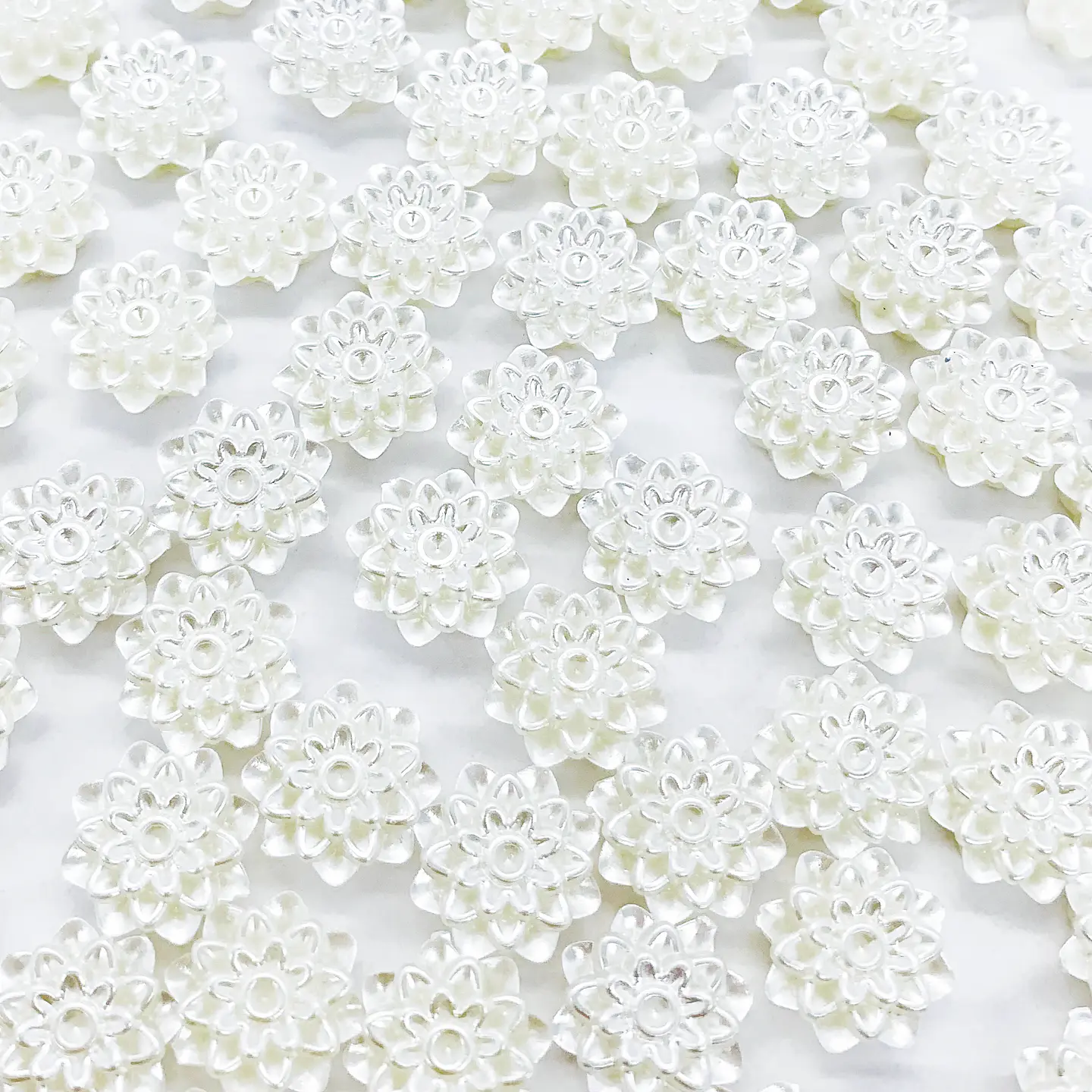 SEPARADOR ✦ FLOR PERLADA PLASTICA 1