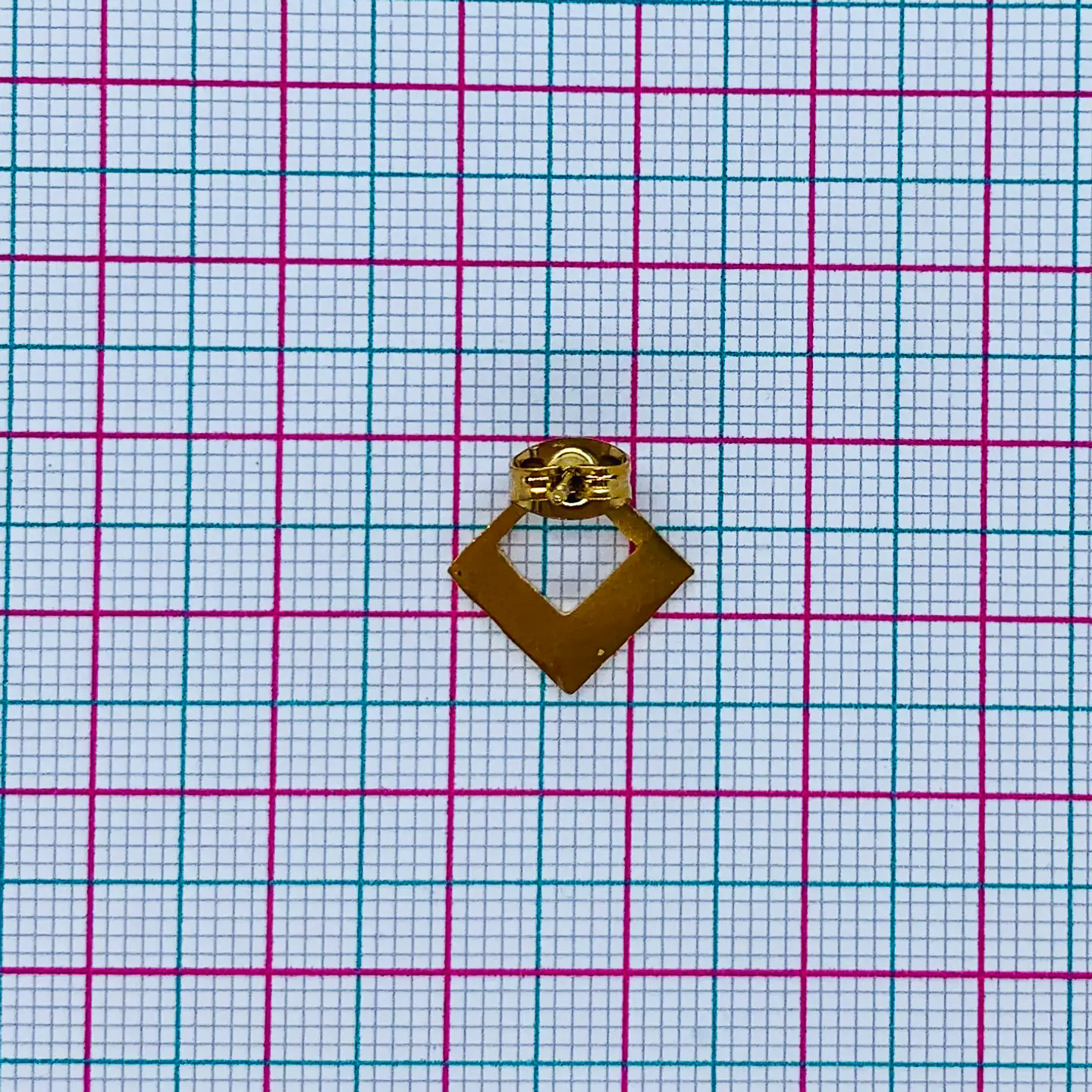 HERRAJE ✦ TOPO ROMBO EN ACERO 14X14 MM 2